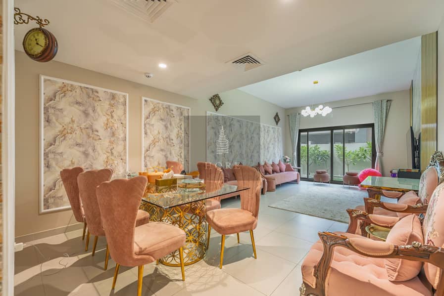 4 Living Room1. jpg