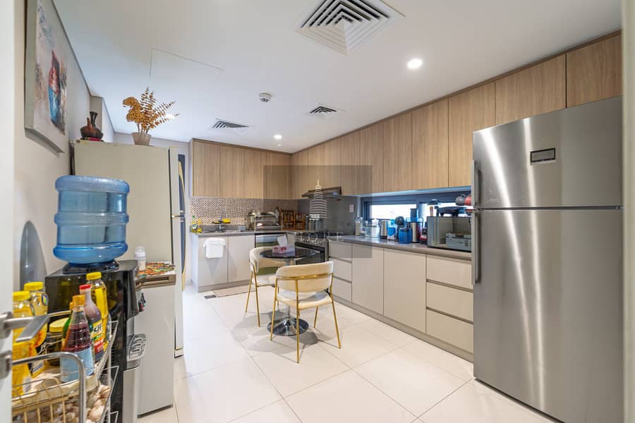 11 Kitchen. jpg
