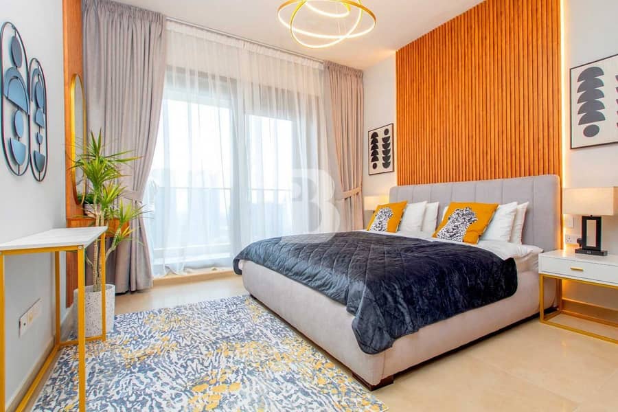 High floor | Full water view | Upgraded Unit