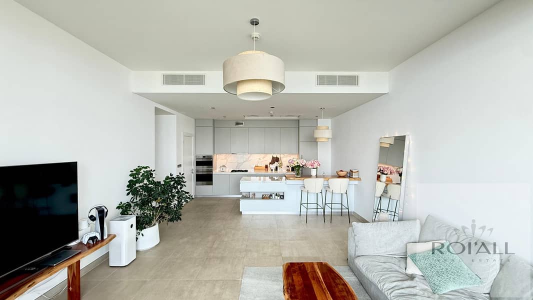 Panoramic Sea View // Burj View // Downtown View// Private beach