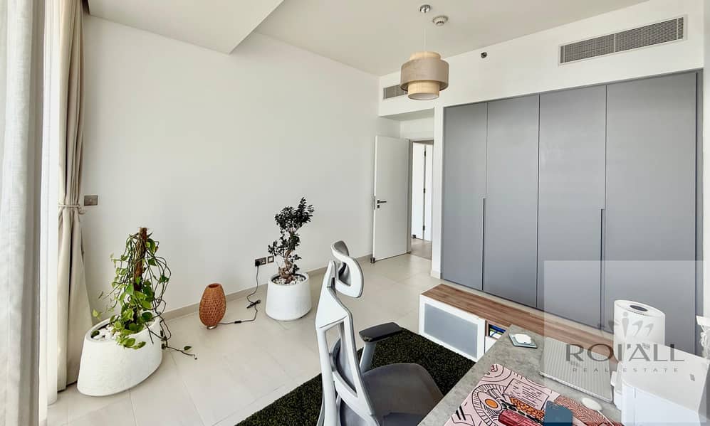 Panoramic Sea View // Burj View // Downtown View// Private beach - Image 13