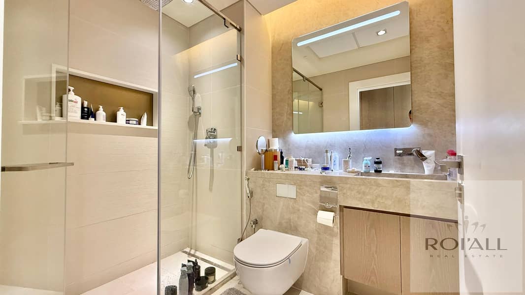 Panoramic Sea View // Burj View // Downtown View// Private beach - Image 15