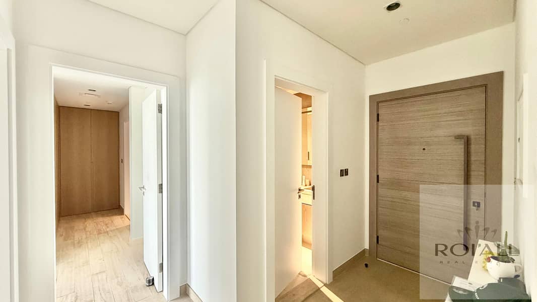 Panoramic Sea View // Burj View // Downtown View// Private beach - Image 16