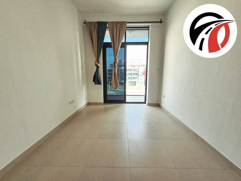 STYLISH LAYOUT// 12 CHEQUES PAYMENT// READY TO MOVE