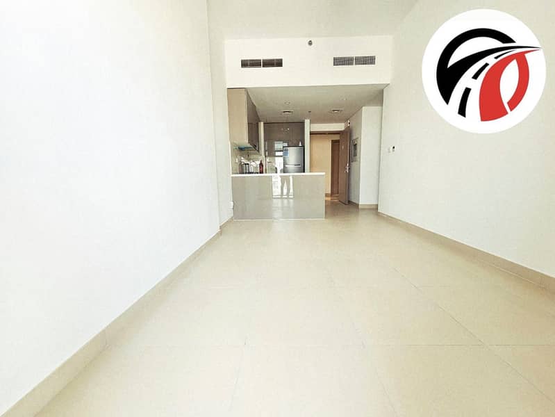 STYLISH LAYOUT// 12 CHEQUES PAYMENT// READY TO MOVE