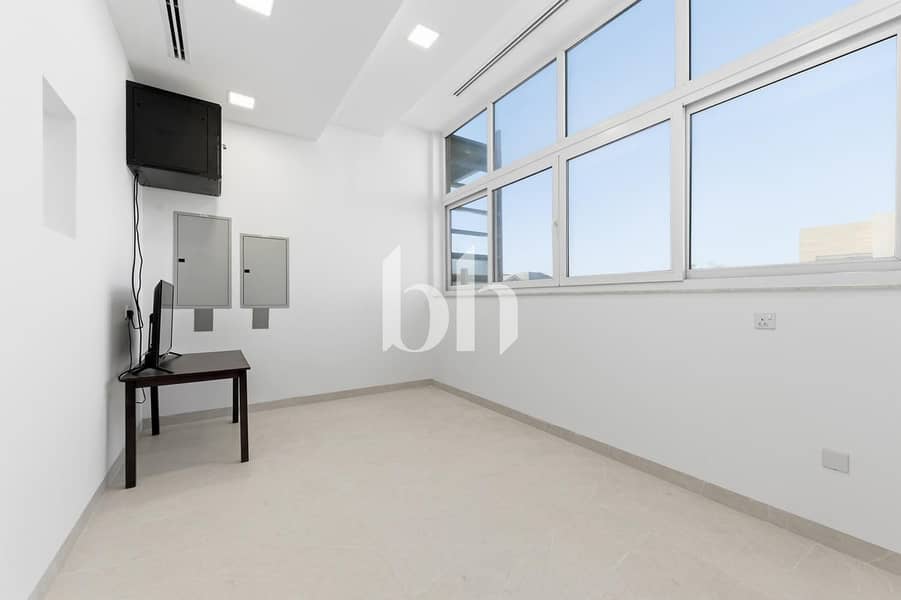 Brand New Villa | 5BR | Study and Maids Room - Image 18