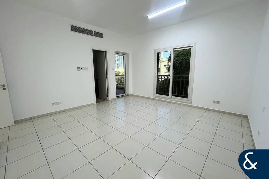 Well Maintained | Spacious | Close to Park - Image 6