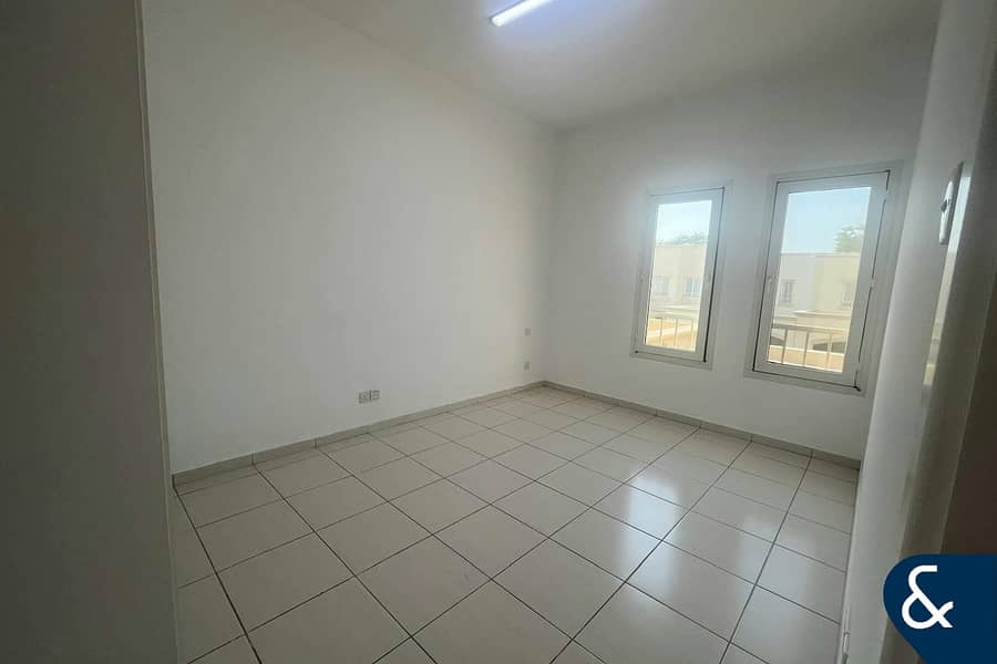 Well Maintained | Spacious | Close to Park - Image 9
