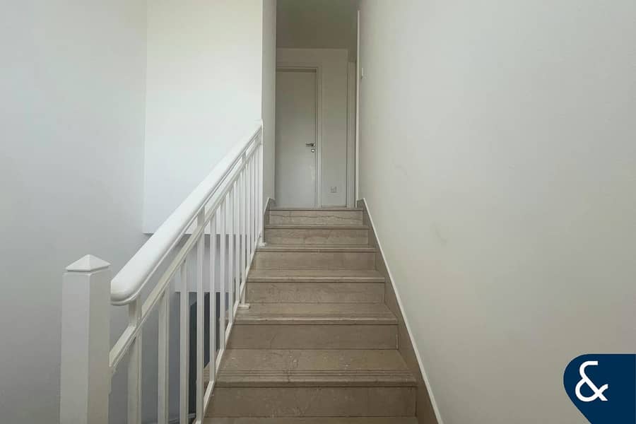 Well Maintained | Spacious | Close to Park - Image 10