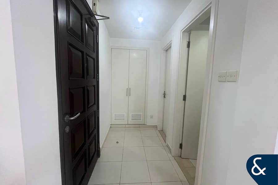 Well Maintained | Spacious | Close to Park - Image 13