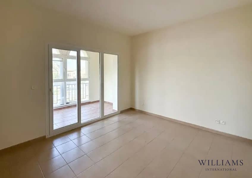 Biggest layout | Next to lake | Vacant - Image 11