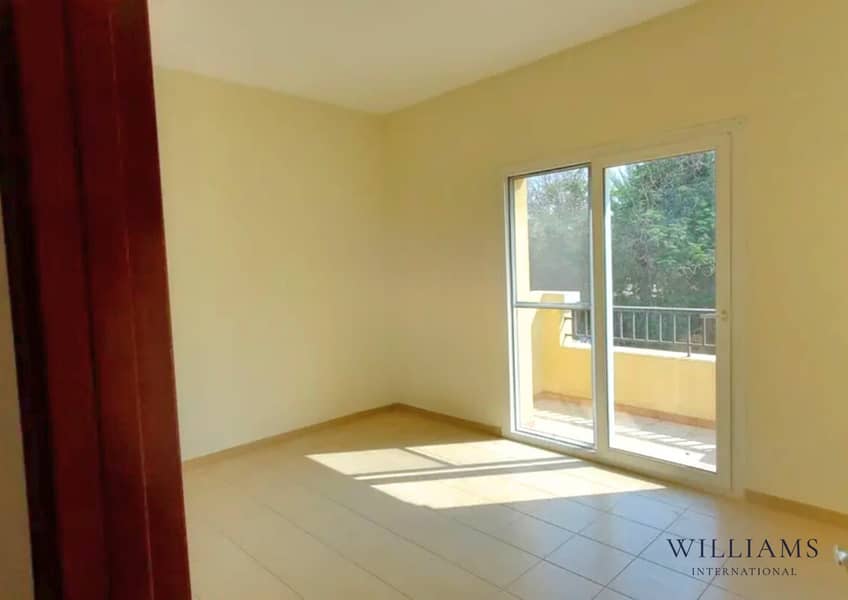 Biggest layout | Next to lake | Vacant - Image 12