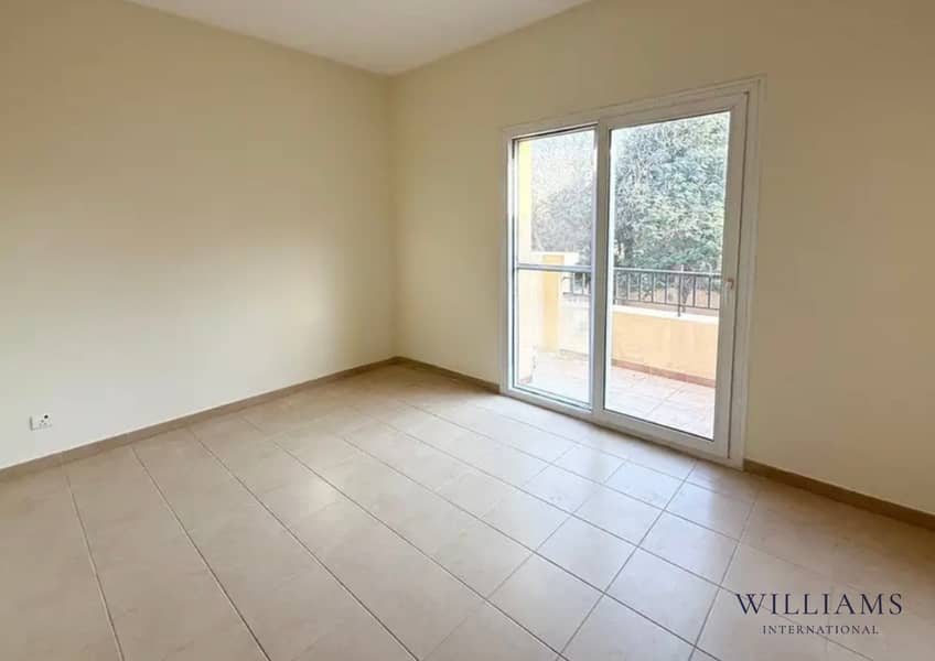 Biggest layout | Next to lake | Vacant - Image 14