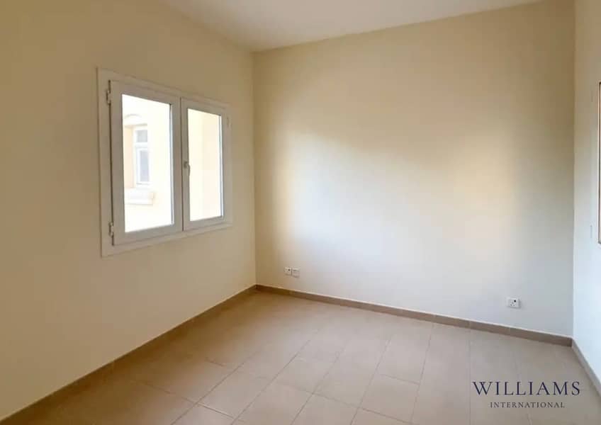 Biggest layout | Next to lake | Vacant - Image 15