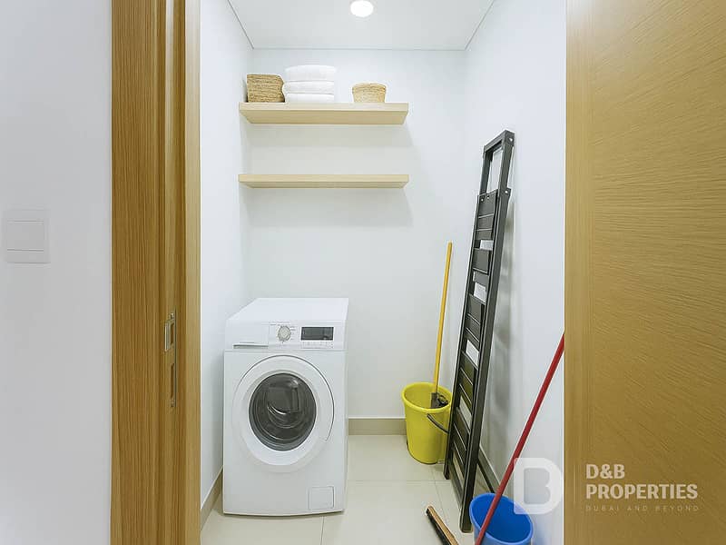 Fountain Boulevard View | Largest Layout | Bright - Image 12