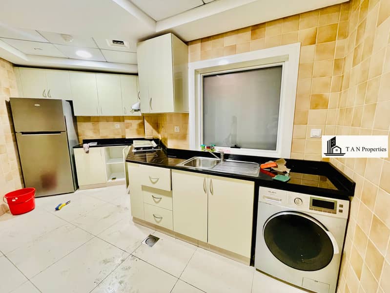 SPACIOUS 1BHK APARTMENT || BALCONY || NEAR TO METRO - Image 8