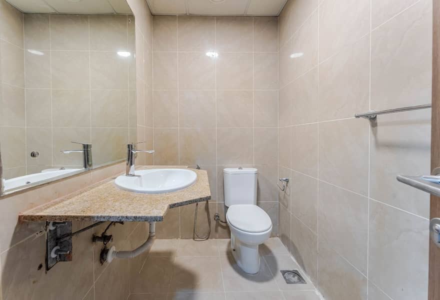 Spacious | Cheapest Price | Vacant - Image 8