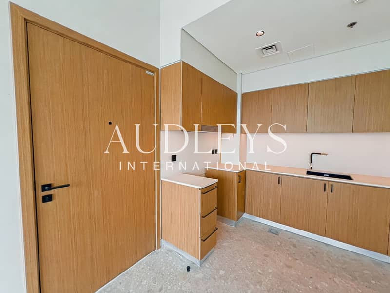 High Floor | Vacant on Transfer | Burj al Arab view