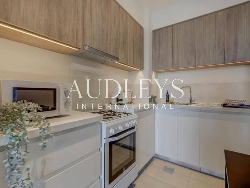 Fully Furnished | Vacant Now | Blvd View - Image 9