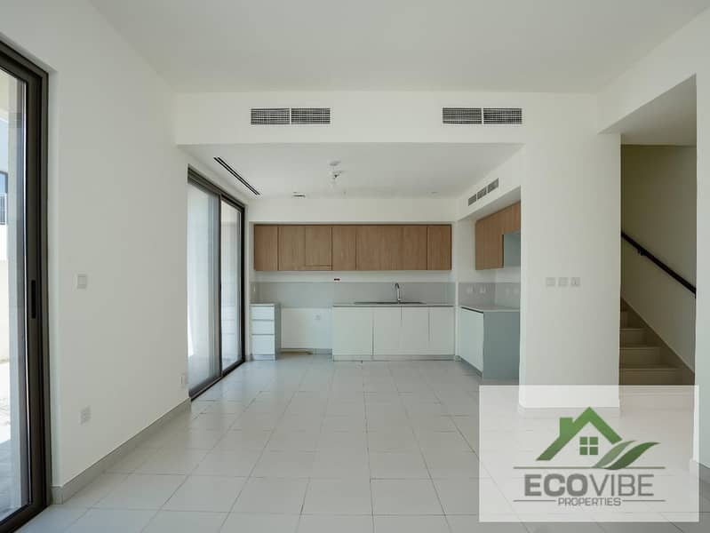 Spacious 3 Bedroom | Single Row | Near Pool | Parkside | 1,399 sq ft