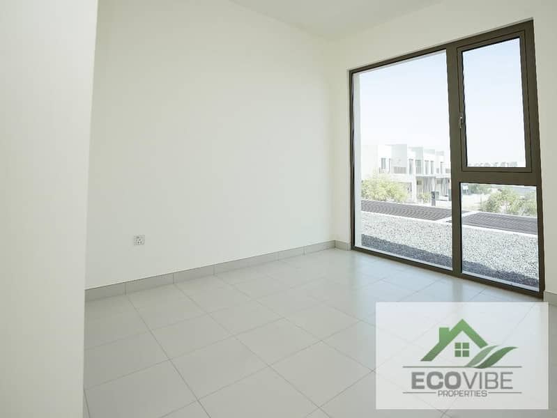 Spacious 3 Bedroom | Single Row | Near Pool | Parkside | 1,399 sq ft - Image 10