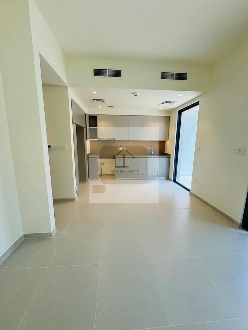 WELL MAINTAINED / SPACIOUS LAYOUT - Image 6