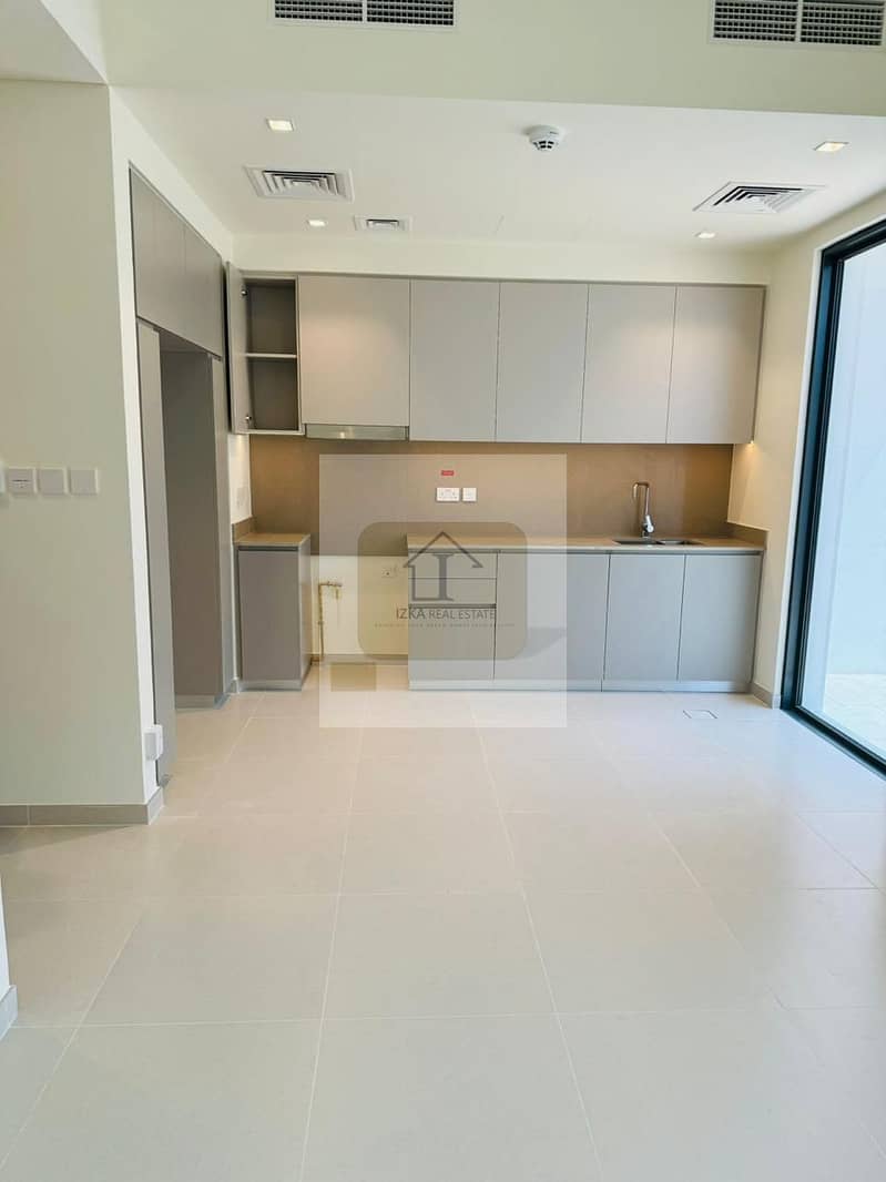 WELL MAINTAINED / SPACIOUS LAYOUT - Image 7