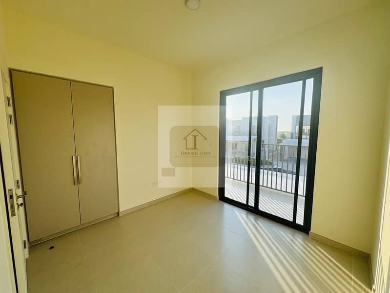 WELL MAINTAINED / SPACIOUS LAYOUT - Image 9