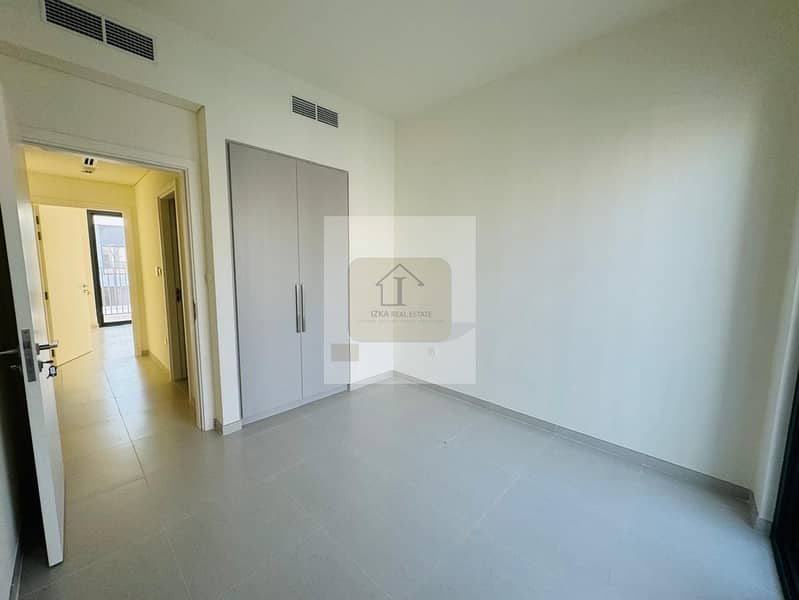 WELL MAINTAINED / SPACIOUS LAYOUT - Image 15