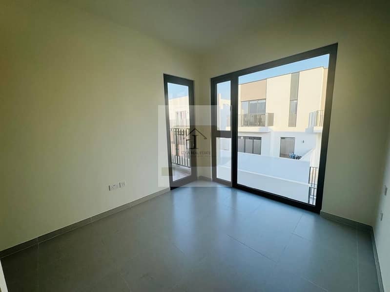 WELL MAINTAINED / SPACIOUS LAYOUT - Image 16