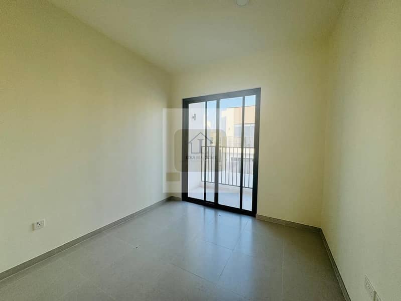 WELL MAINTAINED / SPACIOUS LAYOUT - Image 17