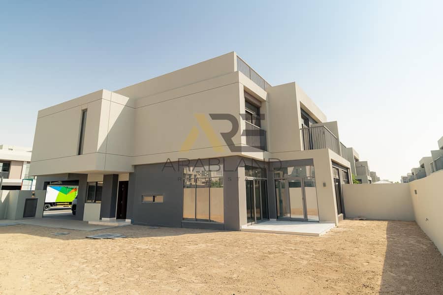 Huge Corner Plot | Modern Villa | Beach Access