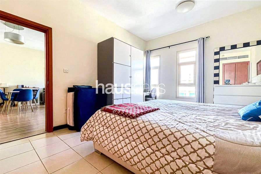 Tenanted | High floor | Internal Street View