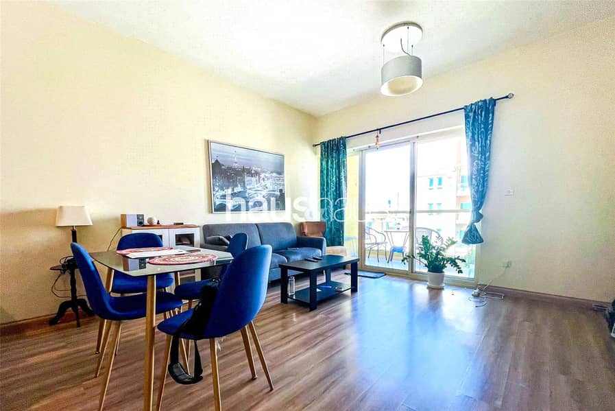 Tenanted | High floor | Internal Street View