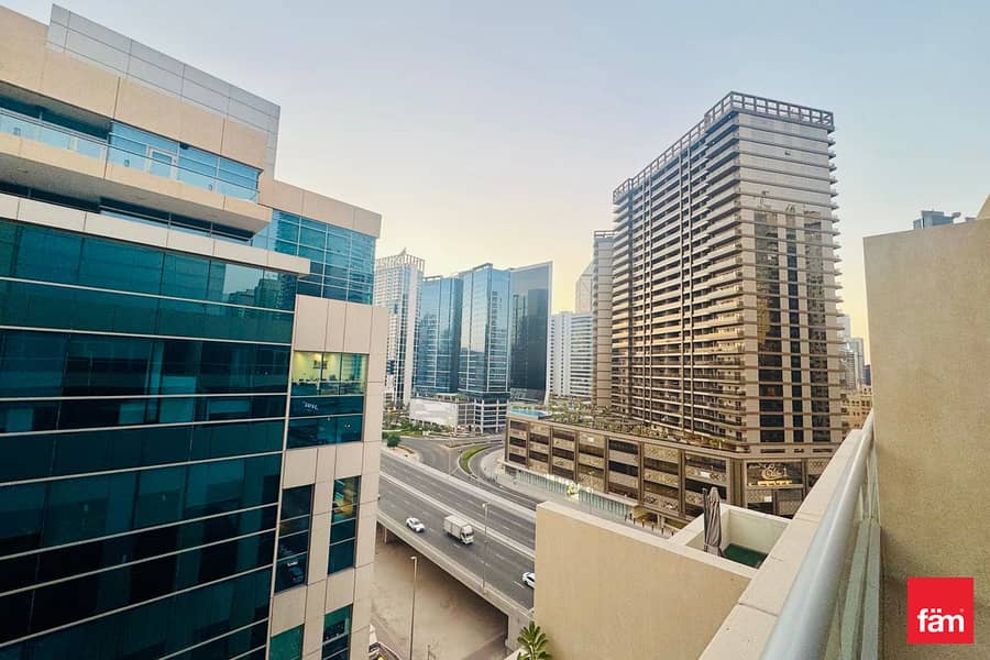 Building 3| 1 BR | Spacious Unit | Top Location