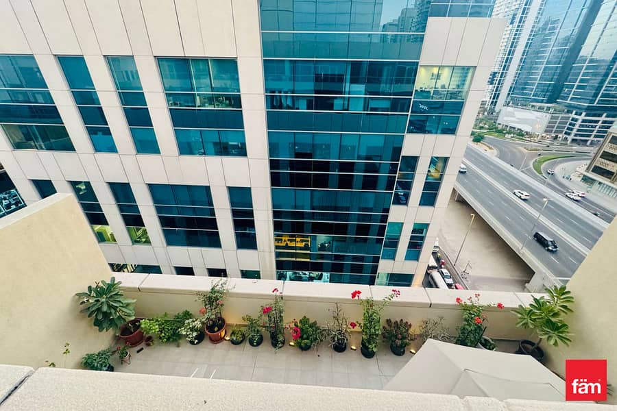 Building 3| 1 BR | Spacious Unit | Top Location - Image 7