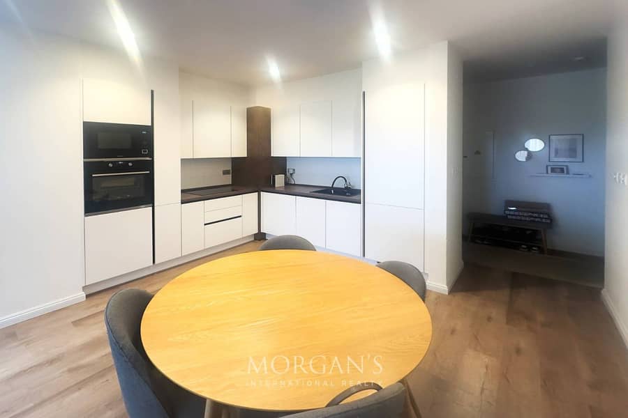 Furnished 3BR | Private Garden | Urbana