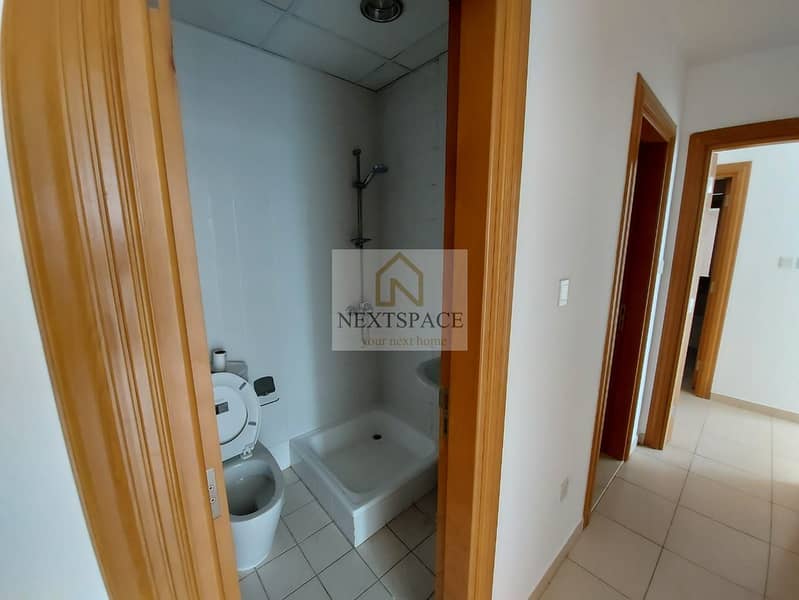 2 bedroom | lake View | Business Bay - Image 26