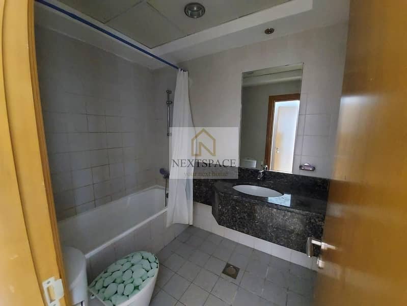 2 bedroom | lake View | Business Bay - Image 27