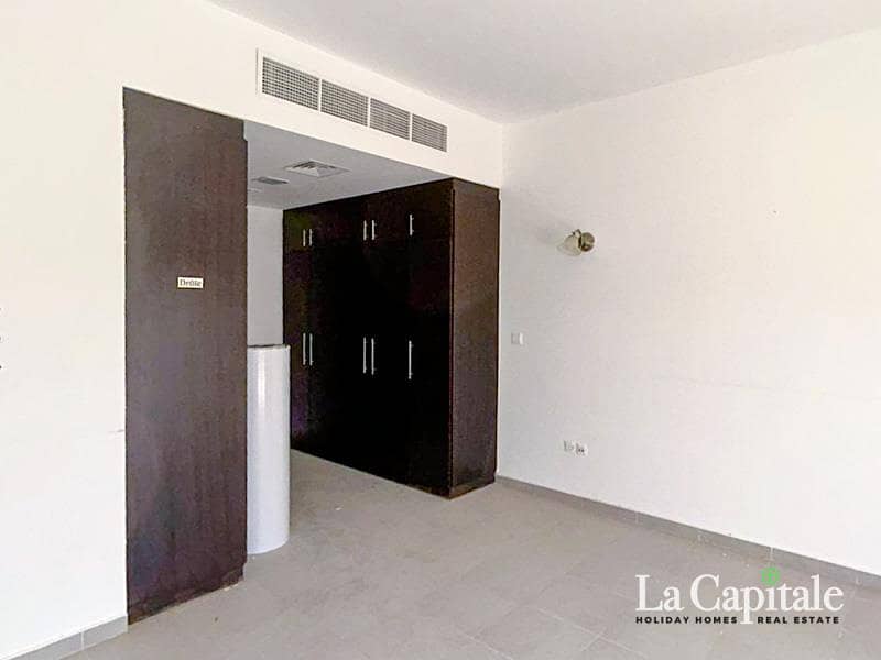 Ready to Move | Close to entrance | Private Pool - Image 12