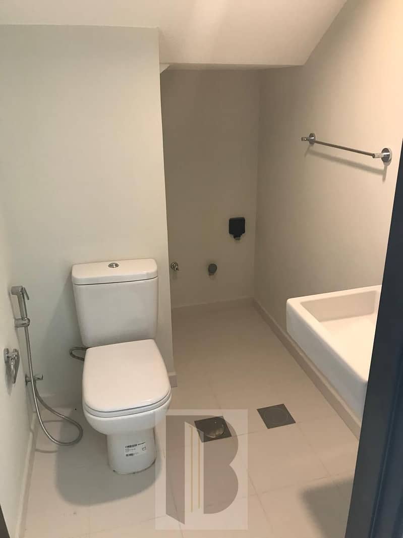 Genuine Listing | 3BR Villa for Rent | Un-Furnished | Private Garden | 2 Parking | (Akoya Oxygen) - Image 7