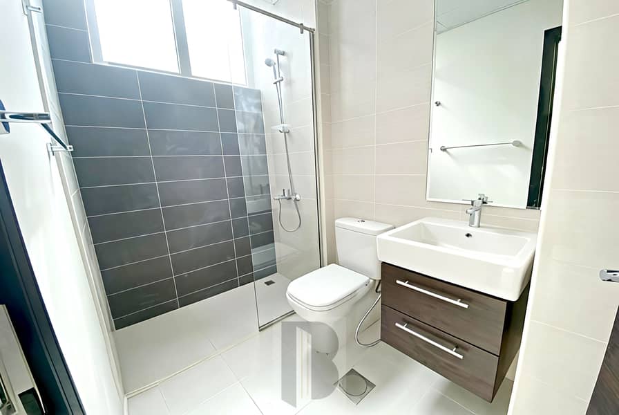 Genuine Listing | 3BR Villa for Rent | Un-Furnished | Private Garden | 2 Parking | (Akoya Oxygen) - Image 14