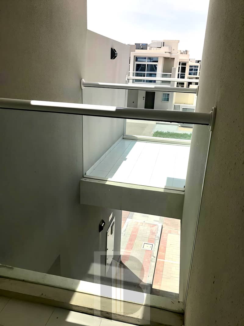 Genuine Listing | 3BR Villa for Rent | Un-Furnished | Private Garden | 2 Parking | (Akoya Oxygen) - Image 21