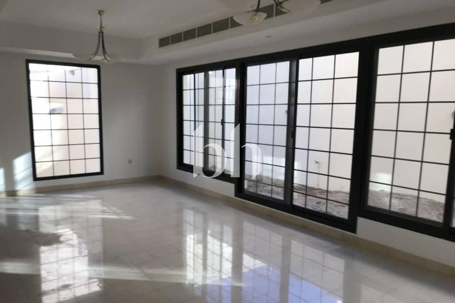 Cozy Townhouse I Private Garden | Maids Room