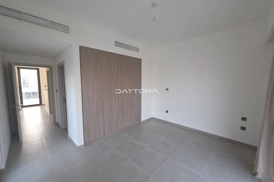 SINGLE ROW | CORNER TOWNHOUSE | HUGE BALCONY