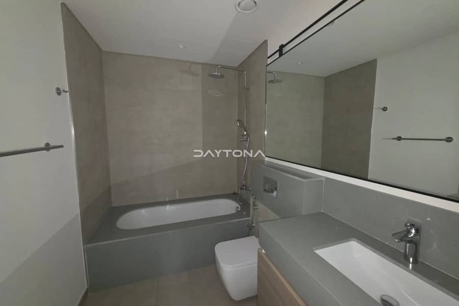 SINGLE ROW | CORNER TOWNHOUSE | HUGE BALCONY