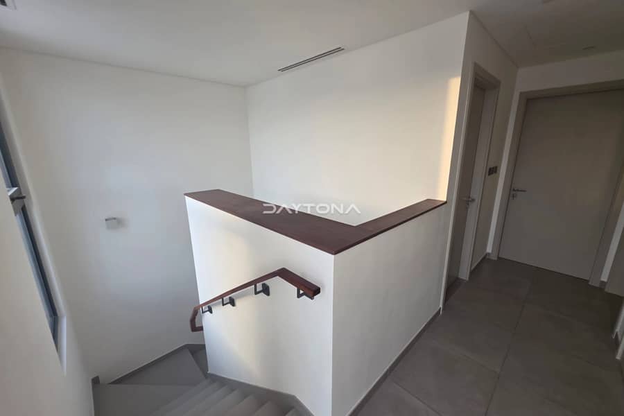 SINGLE ROW | CORNER TOWNHOUSE | HUGE BALCONY - Image 11