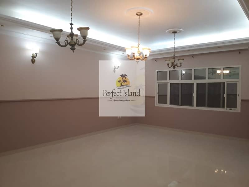 Beautiful 6 BR | Private Yard | Nice Location ! Beautiful 6 BR | Private Yard | Nice Location !