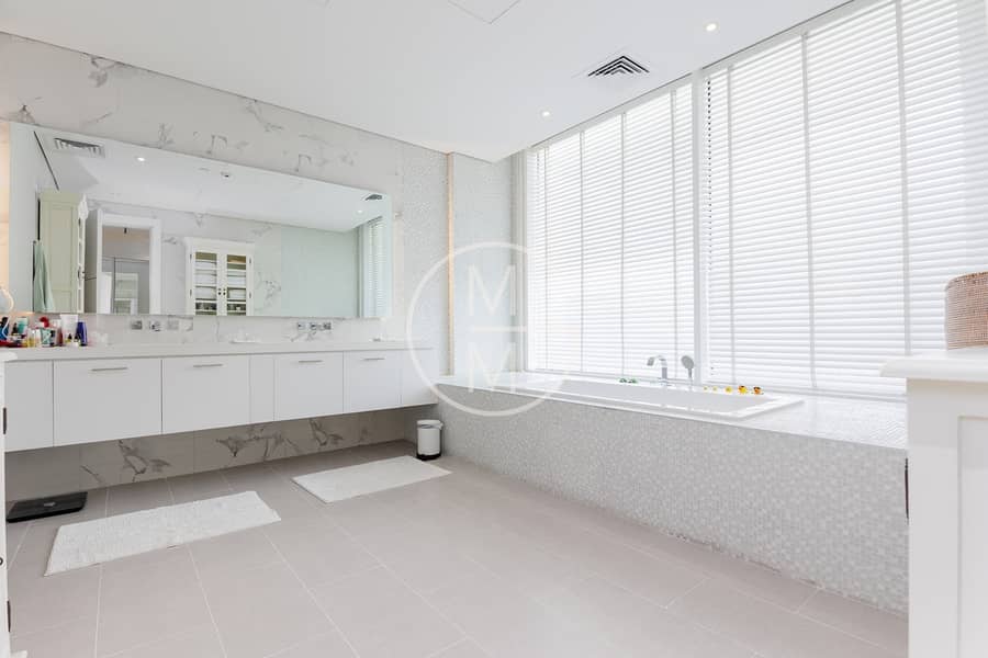 Exclusive | Ultra Rare 4 Bed Sky Villa - Image 12