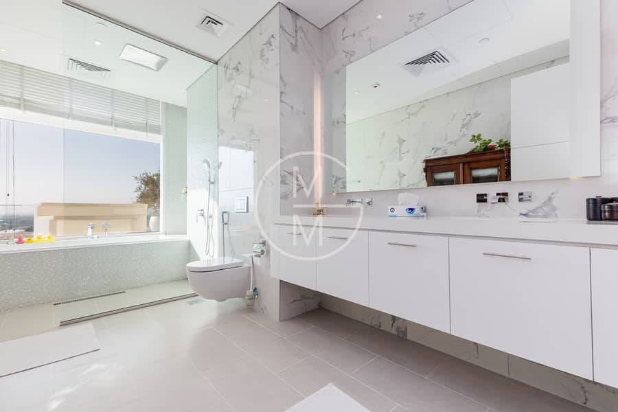 Exclusive | Ultra Rare 4 Bed Sky Villa - Image 17